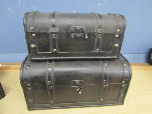 2 wooden chests largest 36x22x18cm