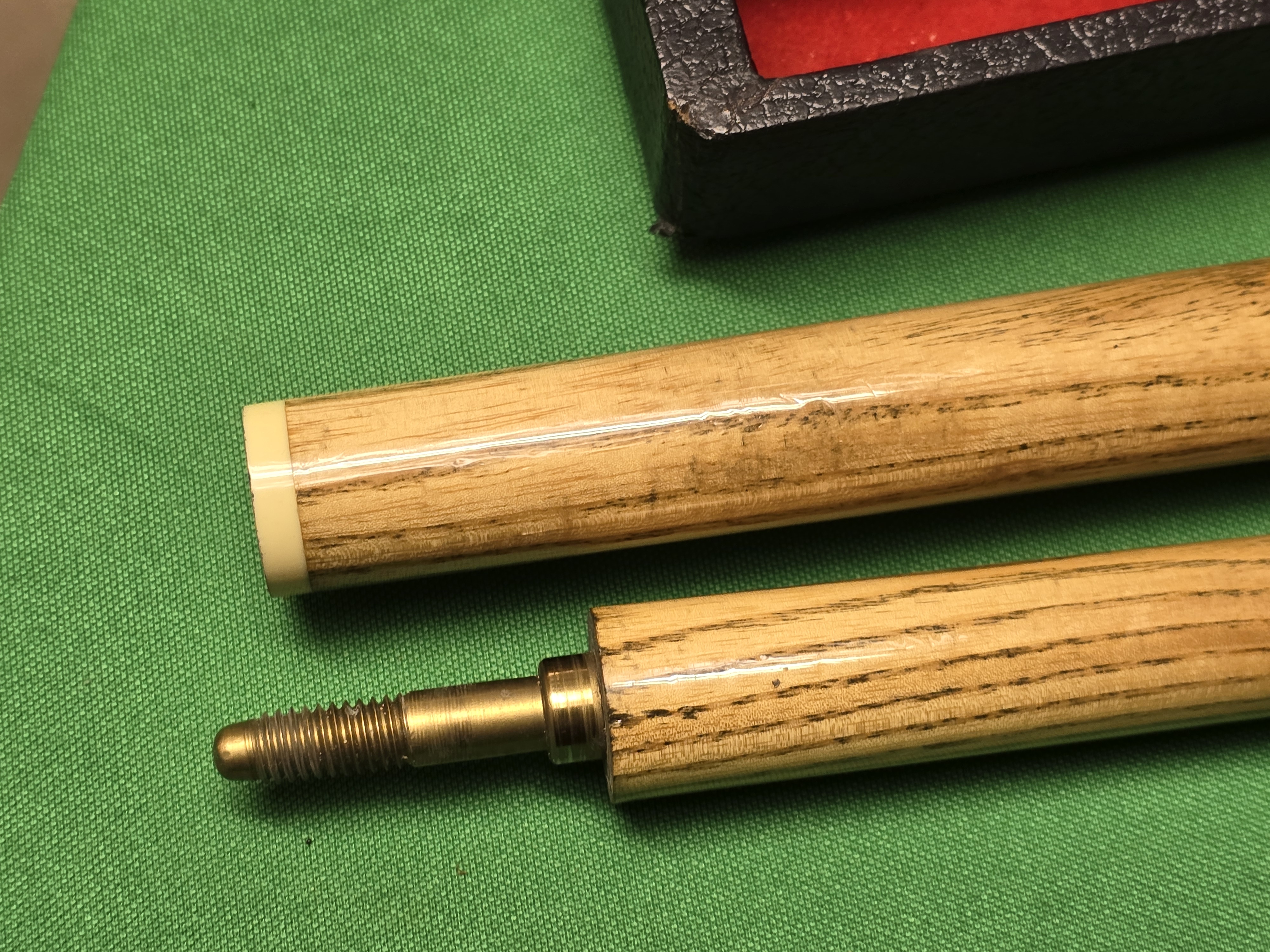 BCE Cliff Thorburn Peradon & Fletcher Riley 3 Snooker Cues & Cases - Image 9 of 16