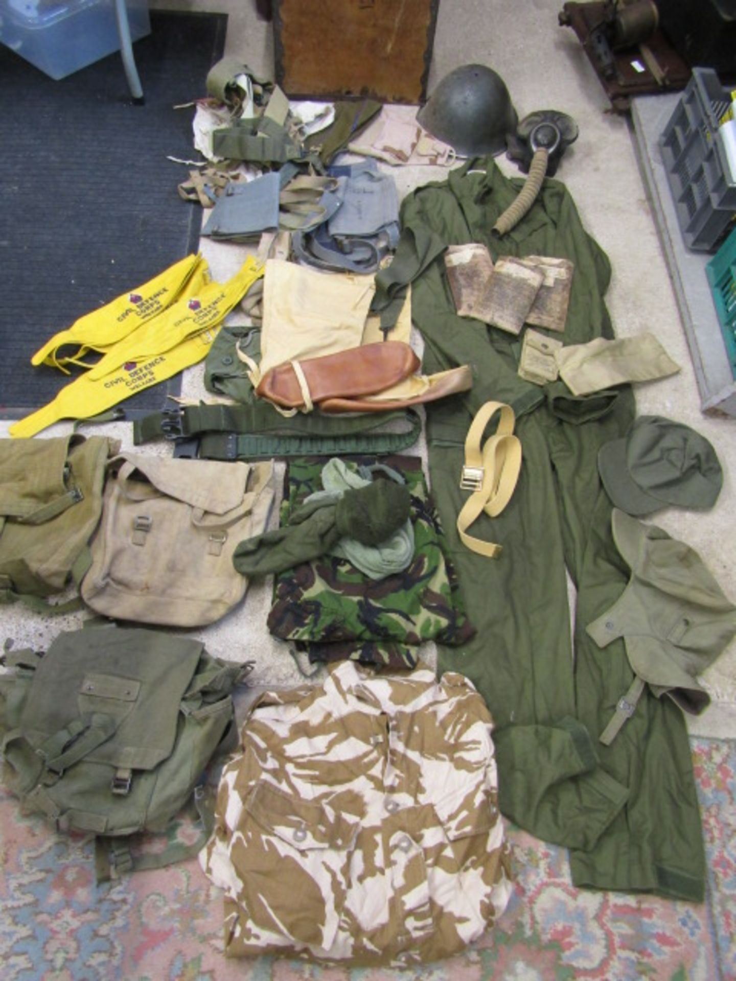 Assorted military/army clothing and accessories