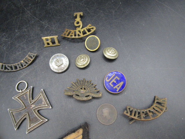 WW2 iron cross and various insignia badges and patches plus a charm bracelet - Image 4 of 9