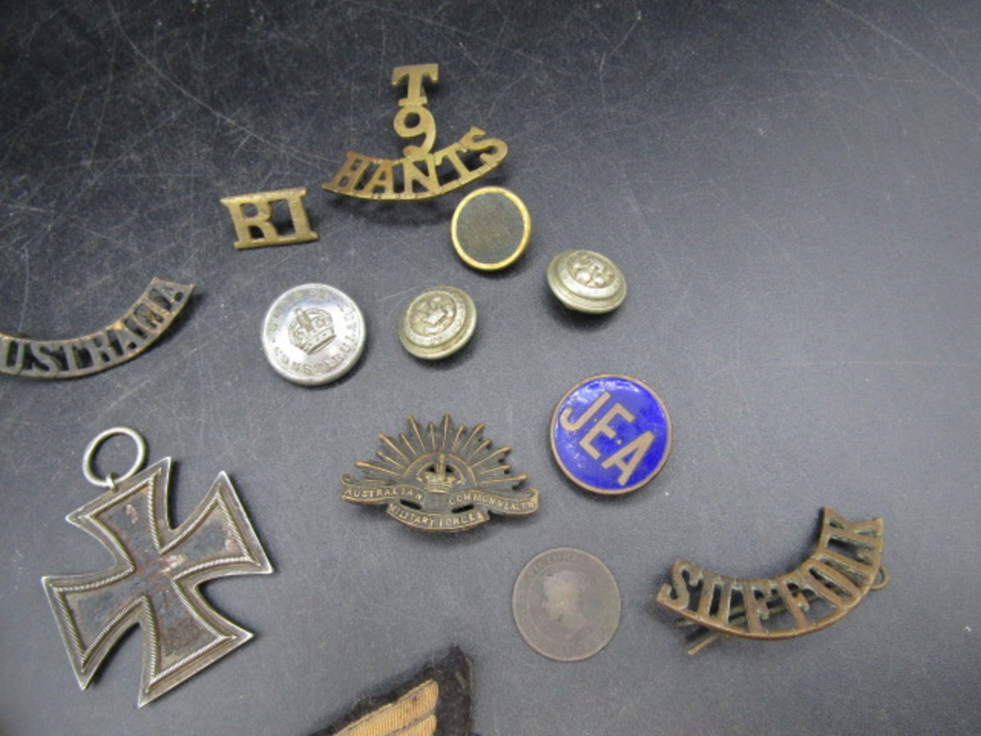 WW2 iron cross and various insignia badges and patches plus a charm bracelet - Image 4 of 9