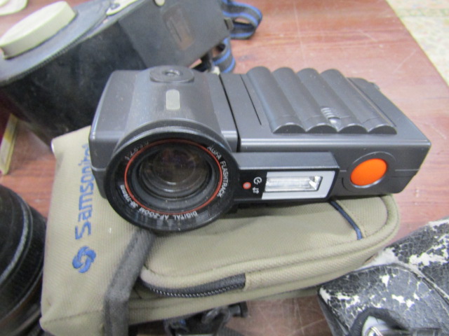 Various camera's and video camera - Image 5 of 8