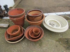 Quantity terracotta pots