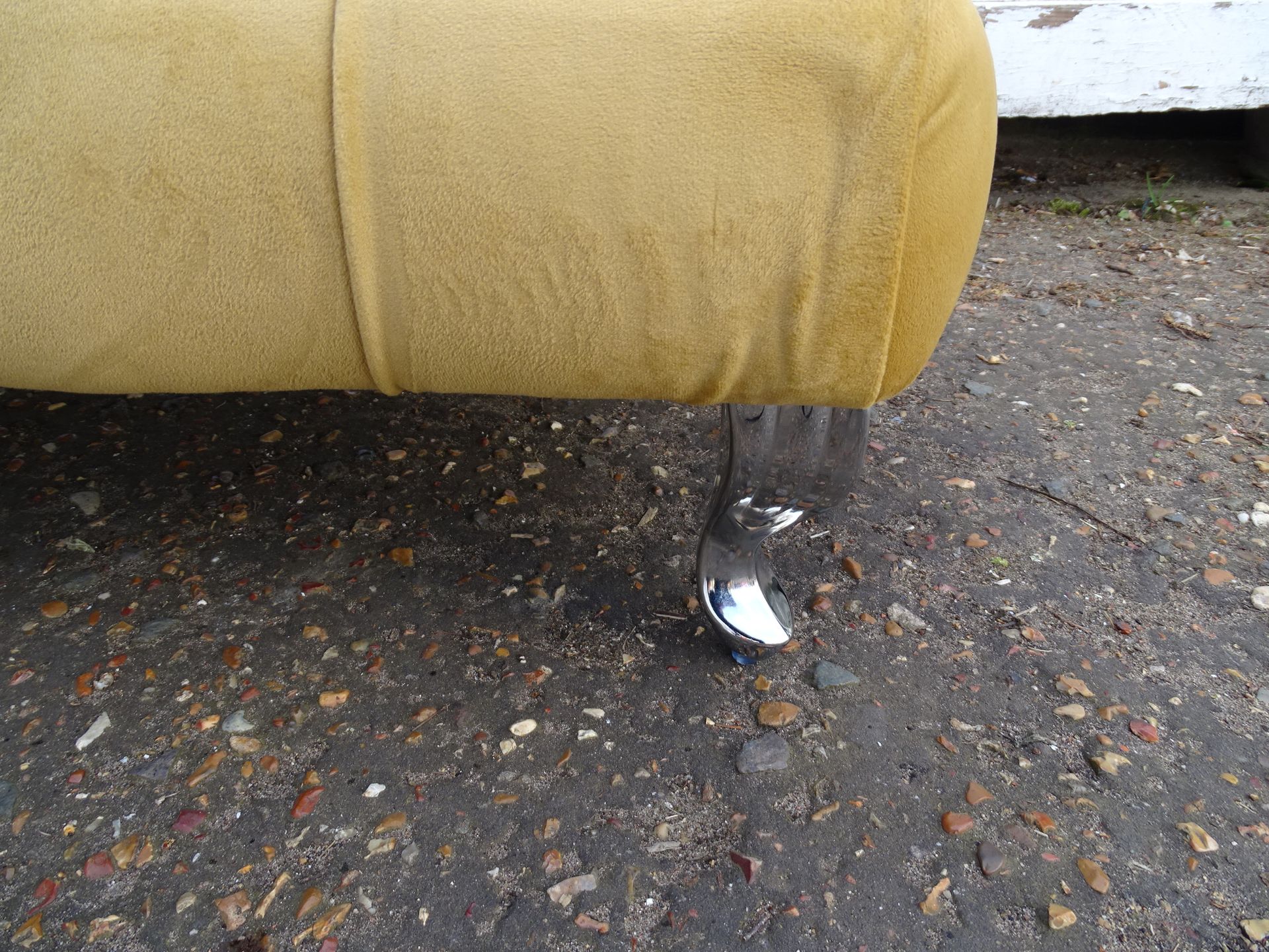 Buttoned velvet footstool with chrome legs H30cm Top 57cm x 98cm approx - Image 2 of 2