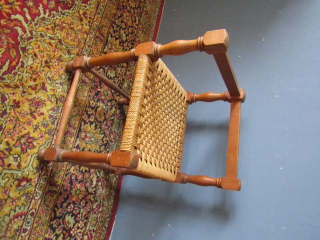 Corner chair with rush seat