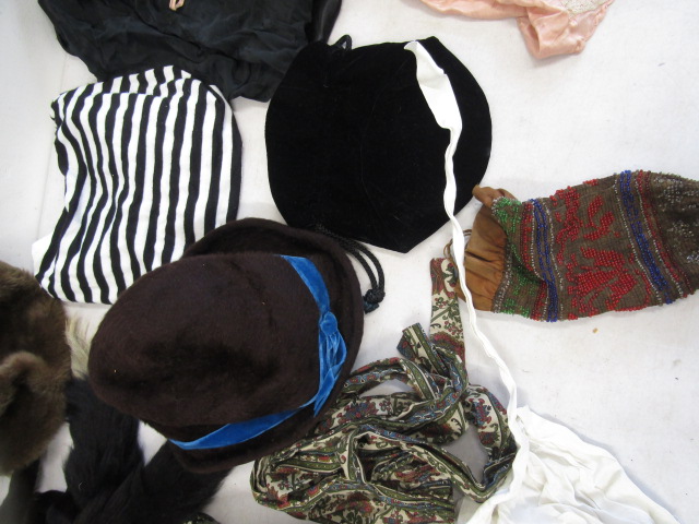 Vintage clothing inc slips, dresses, jacket, fur stoles and shrug, bags and scarves along with a - Image 5 of 16
