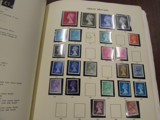 2 x Windsor loose leaf sleeved albums, a nice but small collection from Vic 1p red to ER11 to 1981 - Image 2 of 41