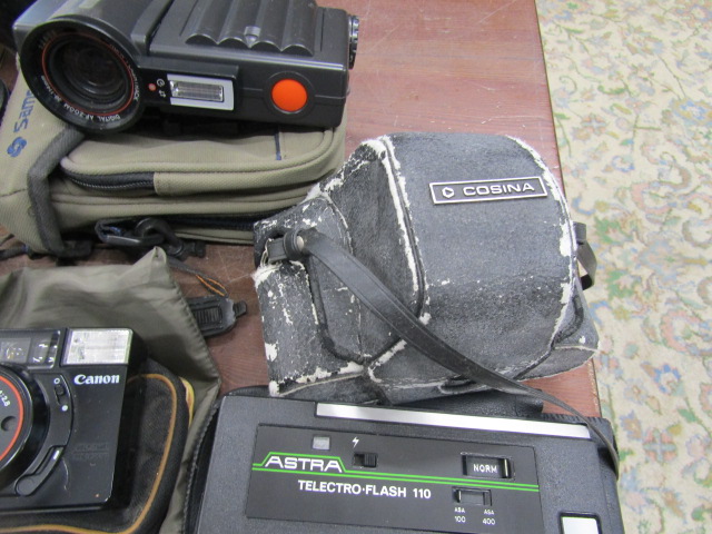 Various camera's and video camera - Image 8 of 8