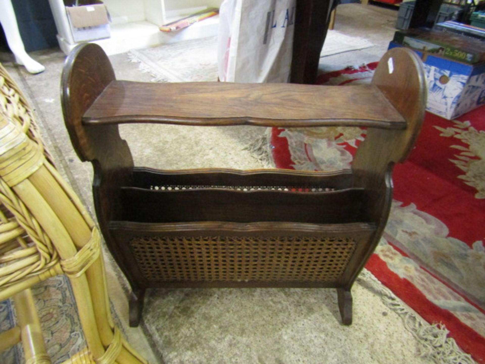 A wicker side table and a wooden magazine rack - Image 3 of 3