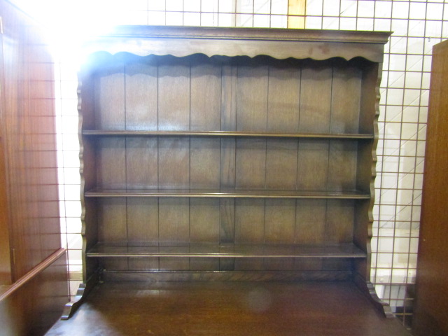 Vintage dark oak dresser - Image 3 of 3