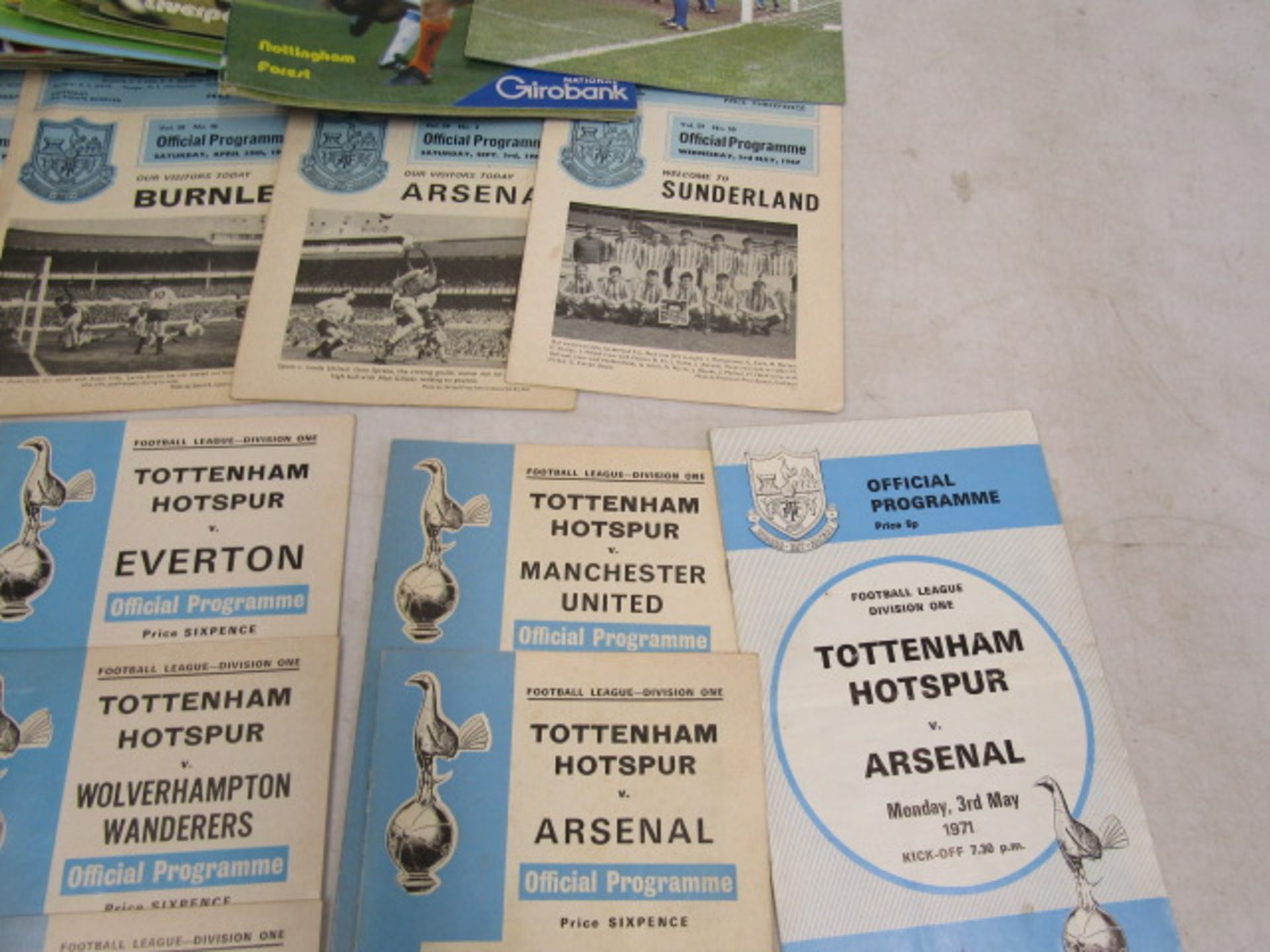 Tottenham Hot Spurs vintage programmes, 6 with original tickets plus 2 Stevenage with ticket and one - Image 6 of 10