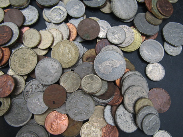 Mixed Foreign coinage - Image 4 of 5