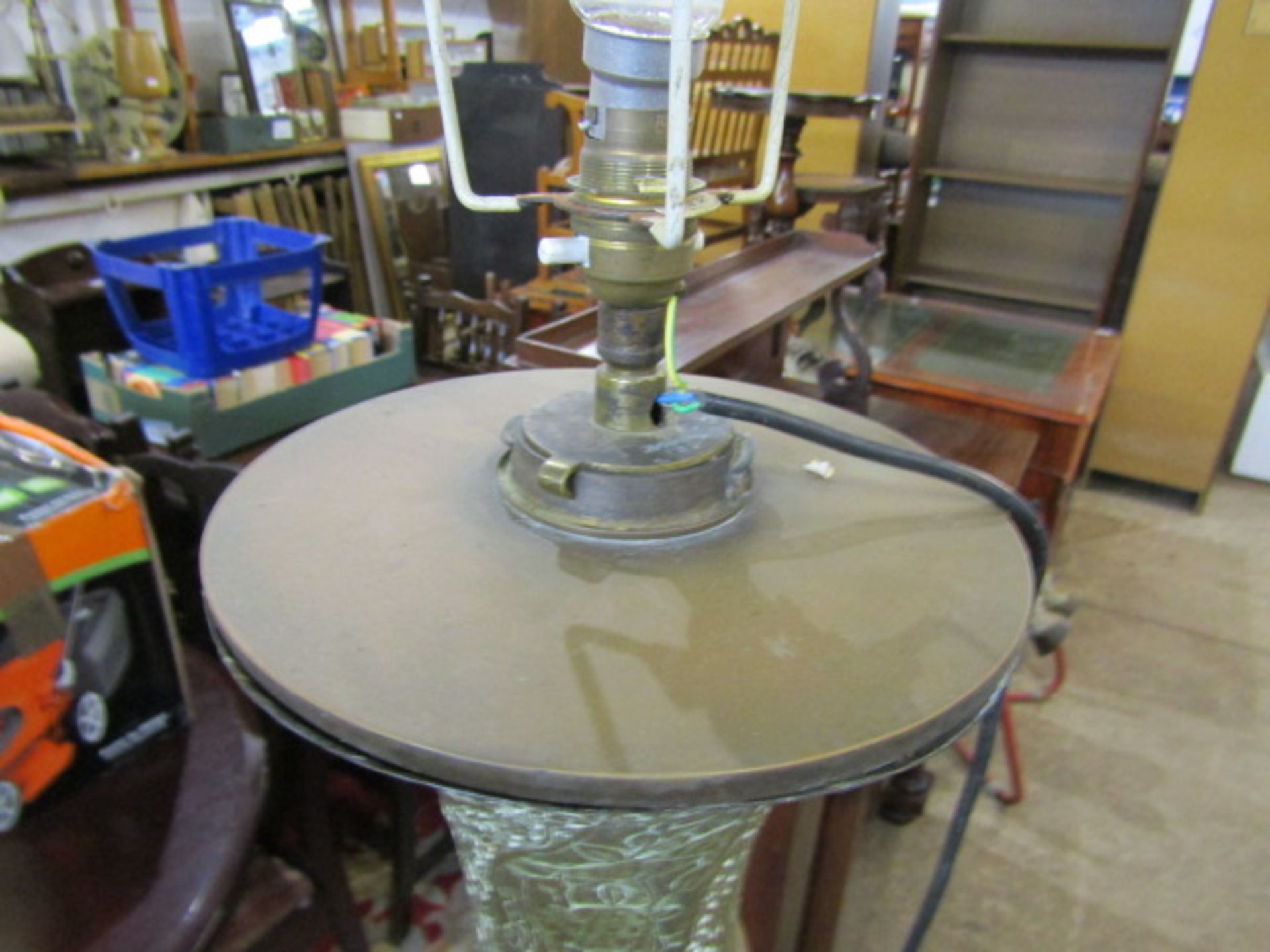 A brass pierced Middle Eastern column standard lamp base - Image 3 of 7