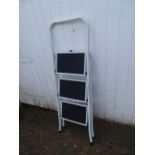 Metal step ladder