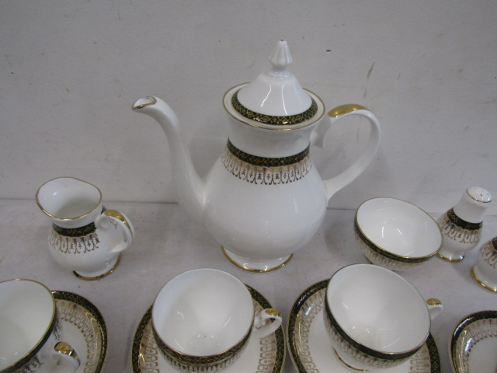 Royal Doulton 'Majestic' dinner service for 6 - Image 3 of 7