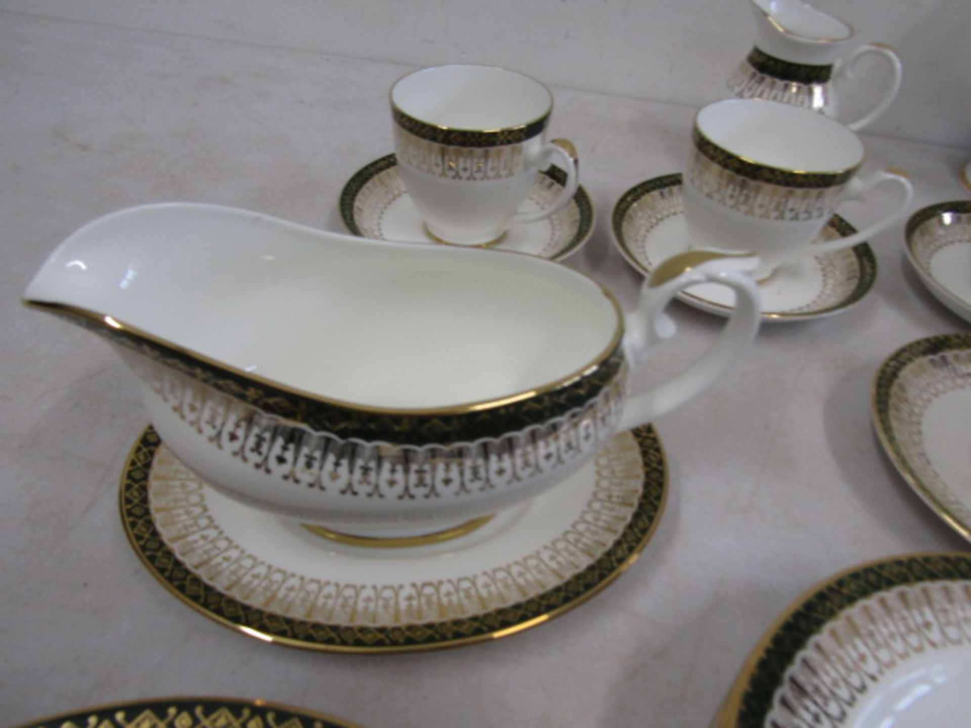 Royal Doulton 'Majestic' dinner service for 6 - Image 7 of 7
