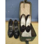 2 pairs vintage shoes with little case