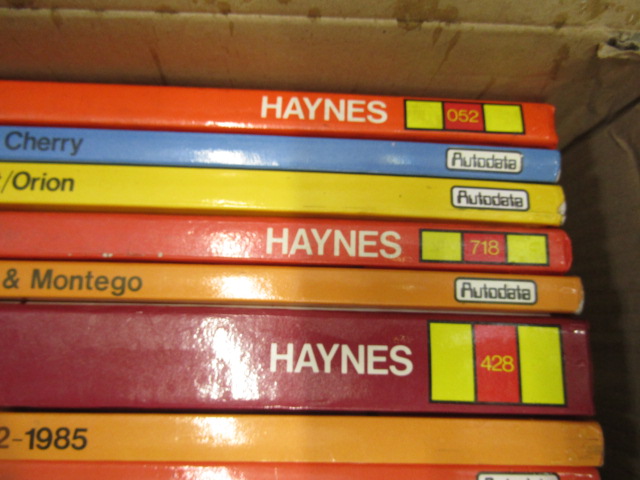 A box Haynes and Autodata books - Image 6 of 6