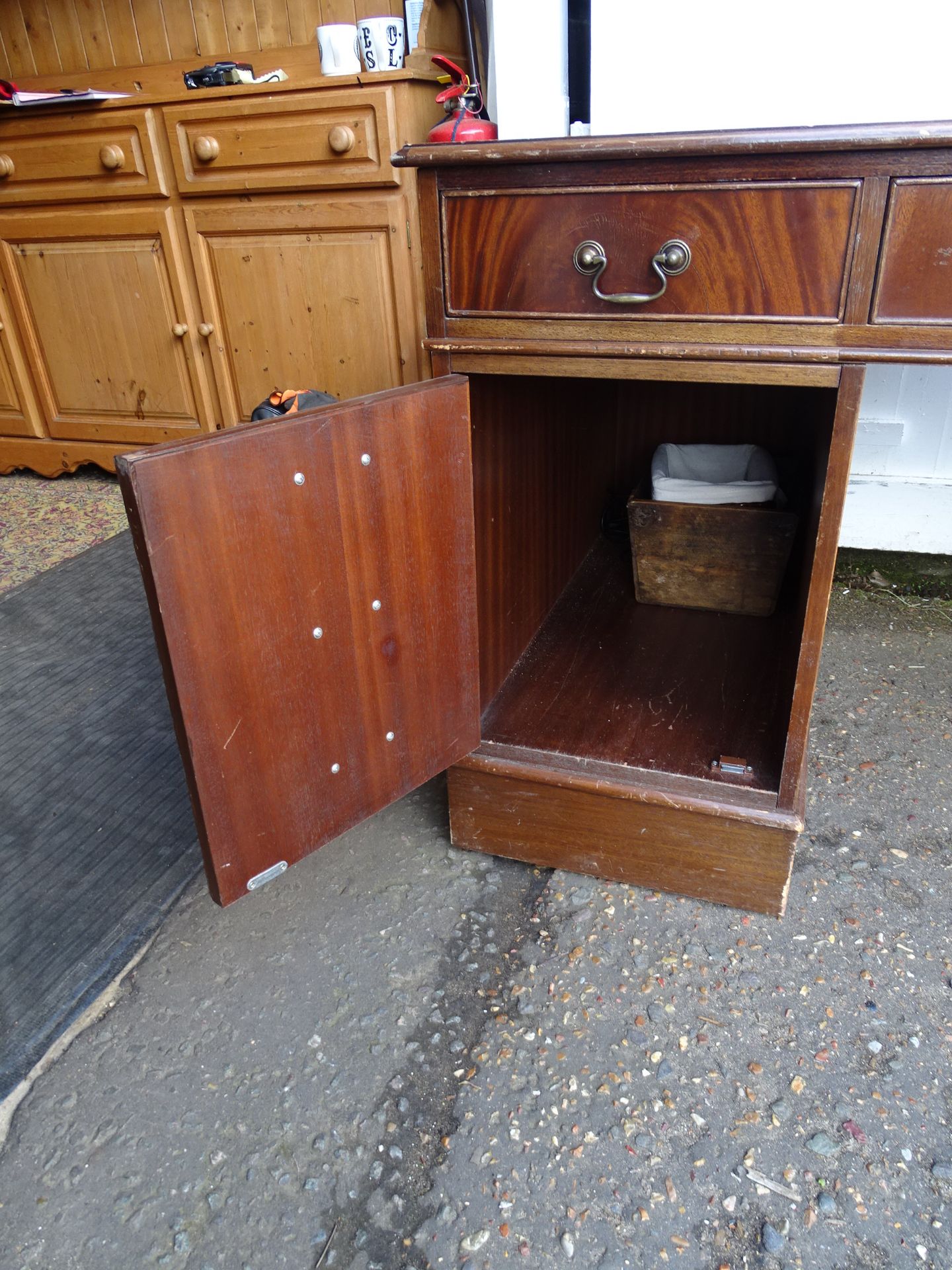 Mahogany twin pedestal desk H80cm W153cm D90cm approx - Image 4 of 4