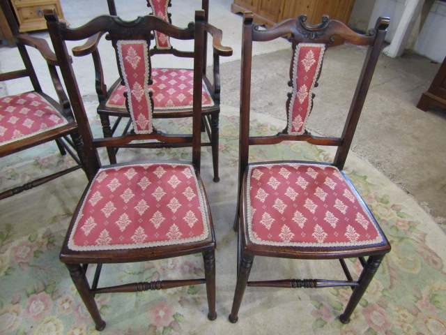 An Edwardian salon suite comprising 4 dining chairs, 2 carver chairs and a 2 seat 'sofa' - Image 3 of 6