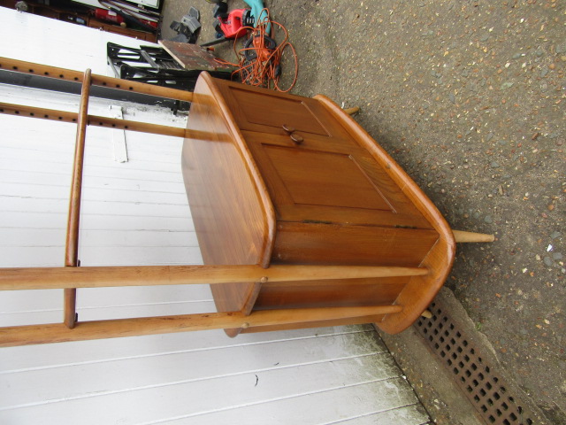 An Ercol Giraffe shelf bookcase - Image 2 of 9