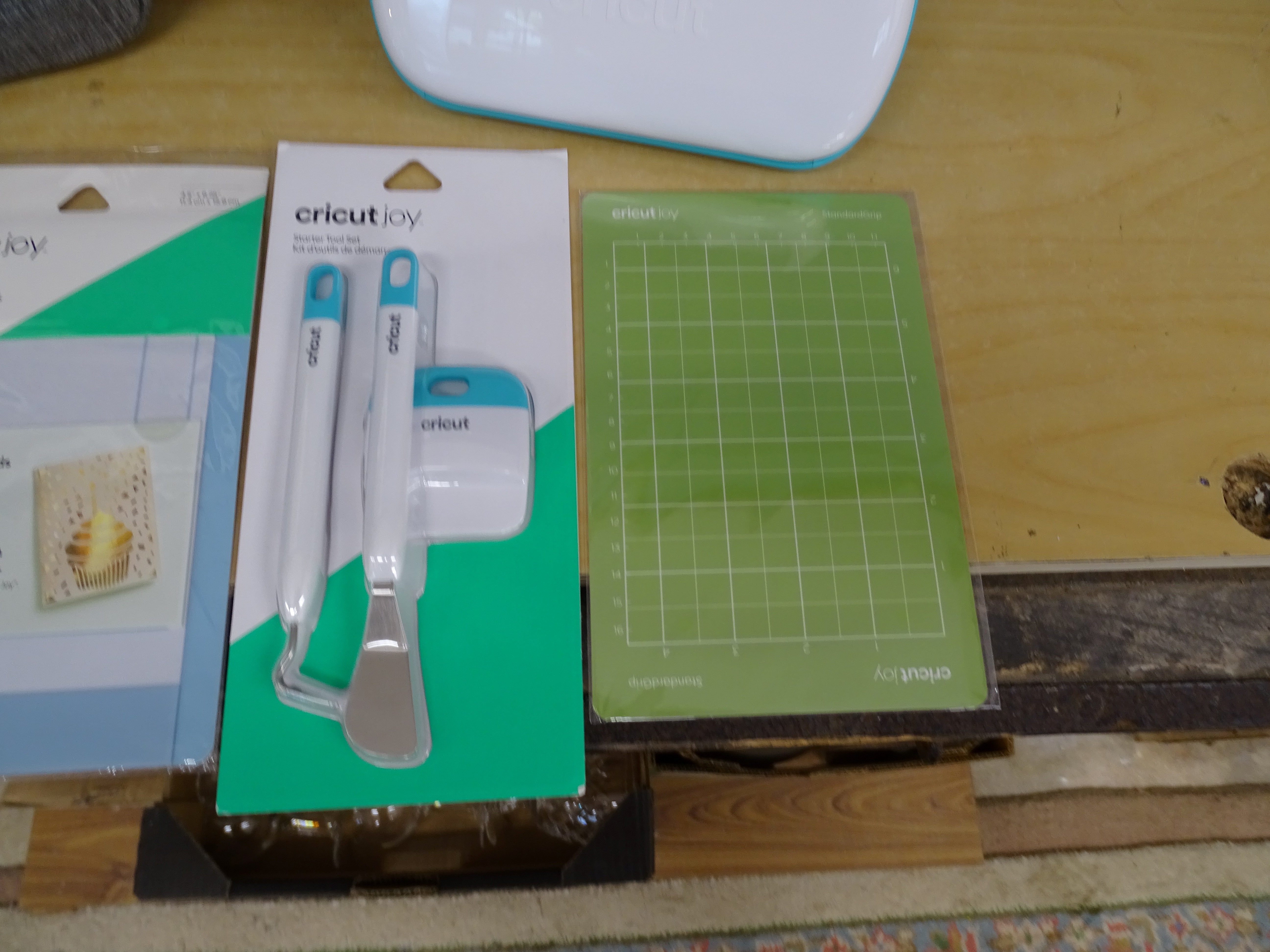 Cricut Joy portable cutting and writing machine with accessories etc - Image 2 of 7