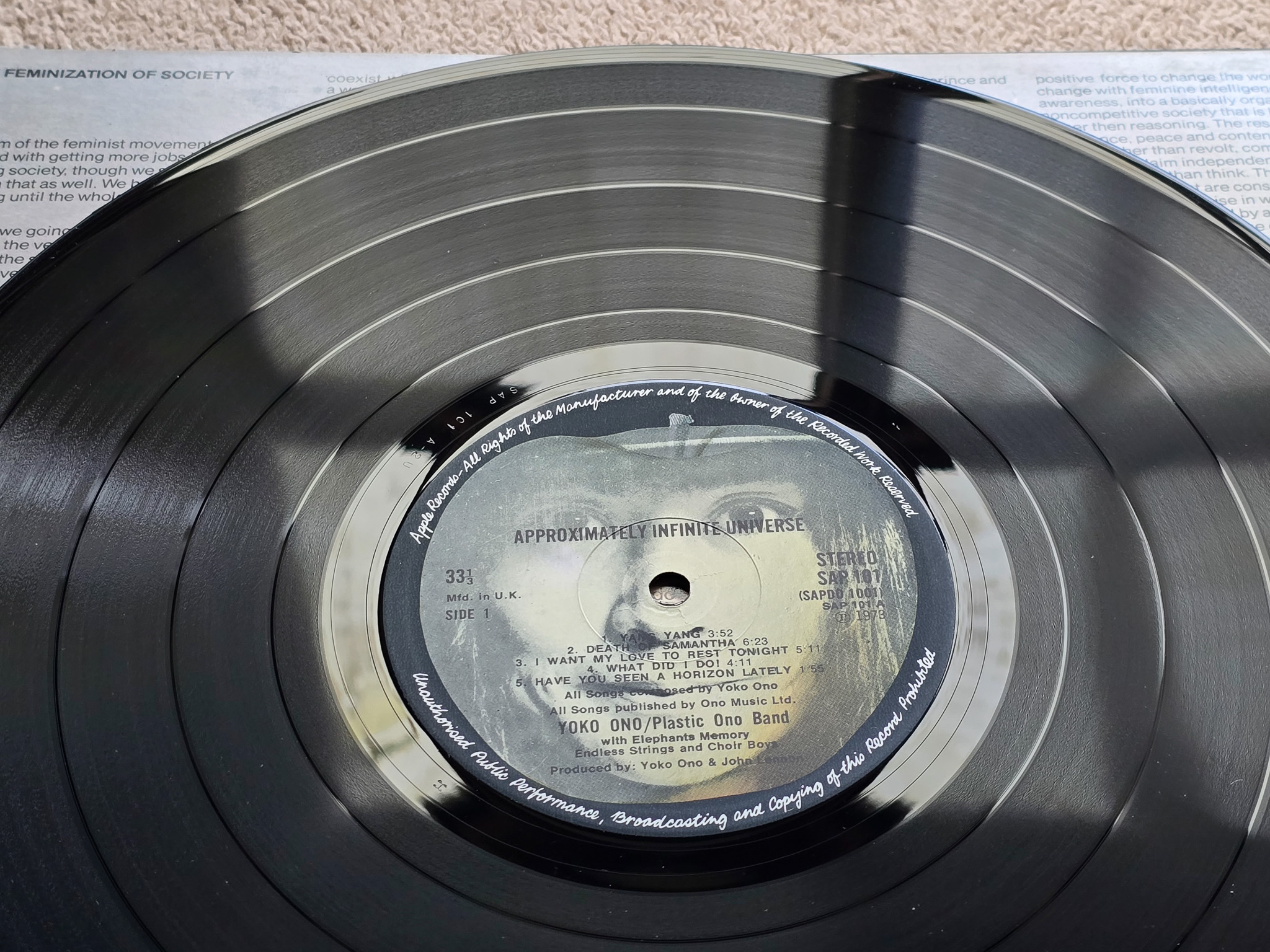 Yoko Ono – Approximately Infinite Universe Double Apple LP John Lennon Beatles - Image 7 of 10