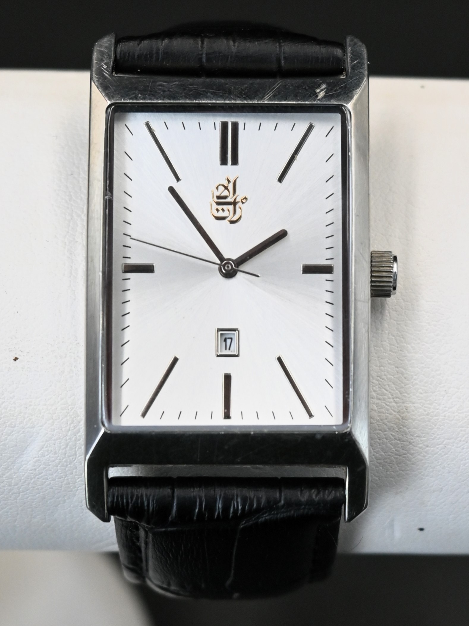 Emirates quartz wristwatch with the Emirate insignia with a silvered face and baton markers date - Image 2 of 3
