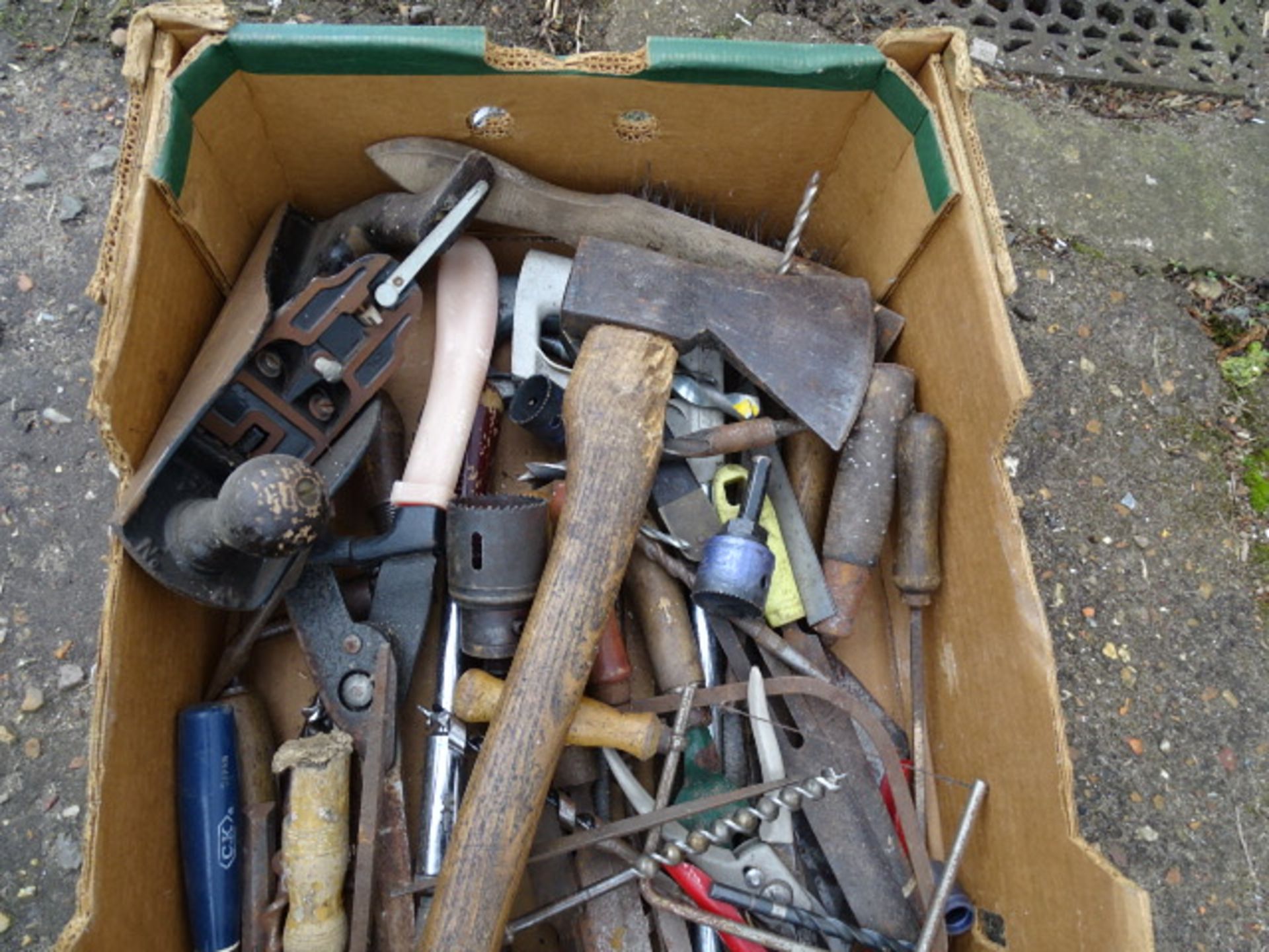 Tray of tools to include axe and hand plane etc - Image 3 of 3