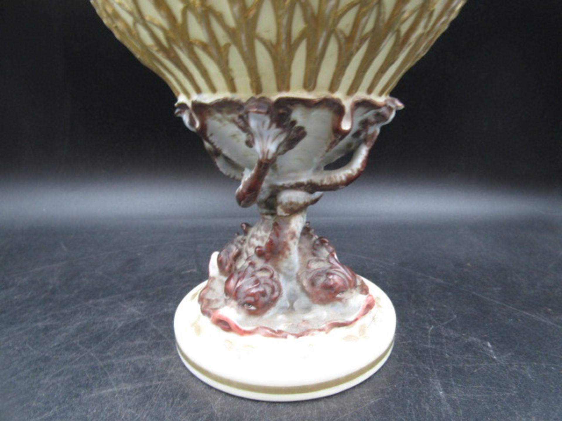 A vintage continental footed bowl with fish stem detail and bulrush reeds with gilded flowers 22cmH - Image 3 of 4