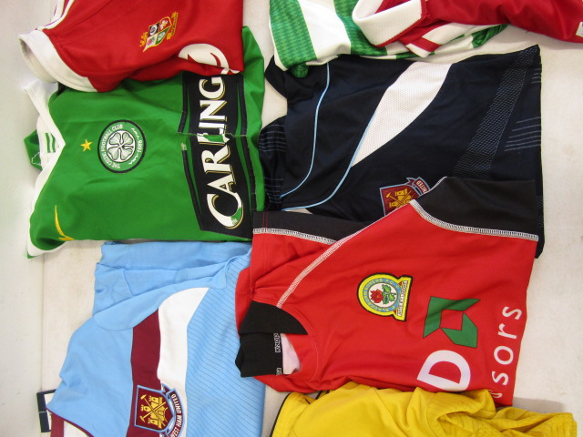 Various football shirts inc Spurs, West Ham, Celtic etc plus a rugby shirt - Image 4 of 5