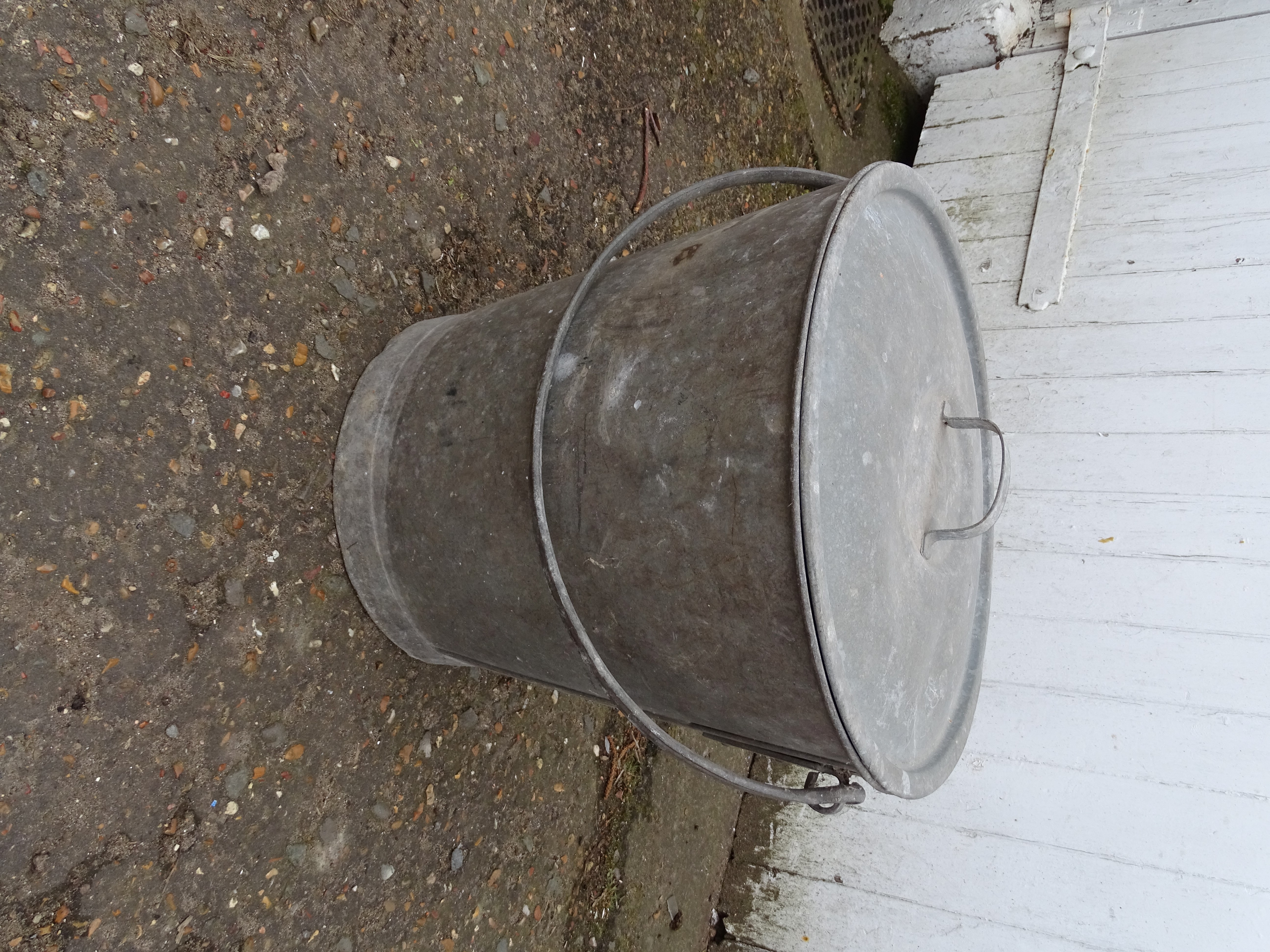 Galvanised bucket with lid