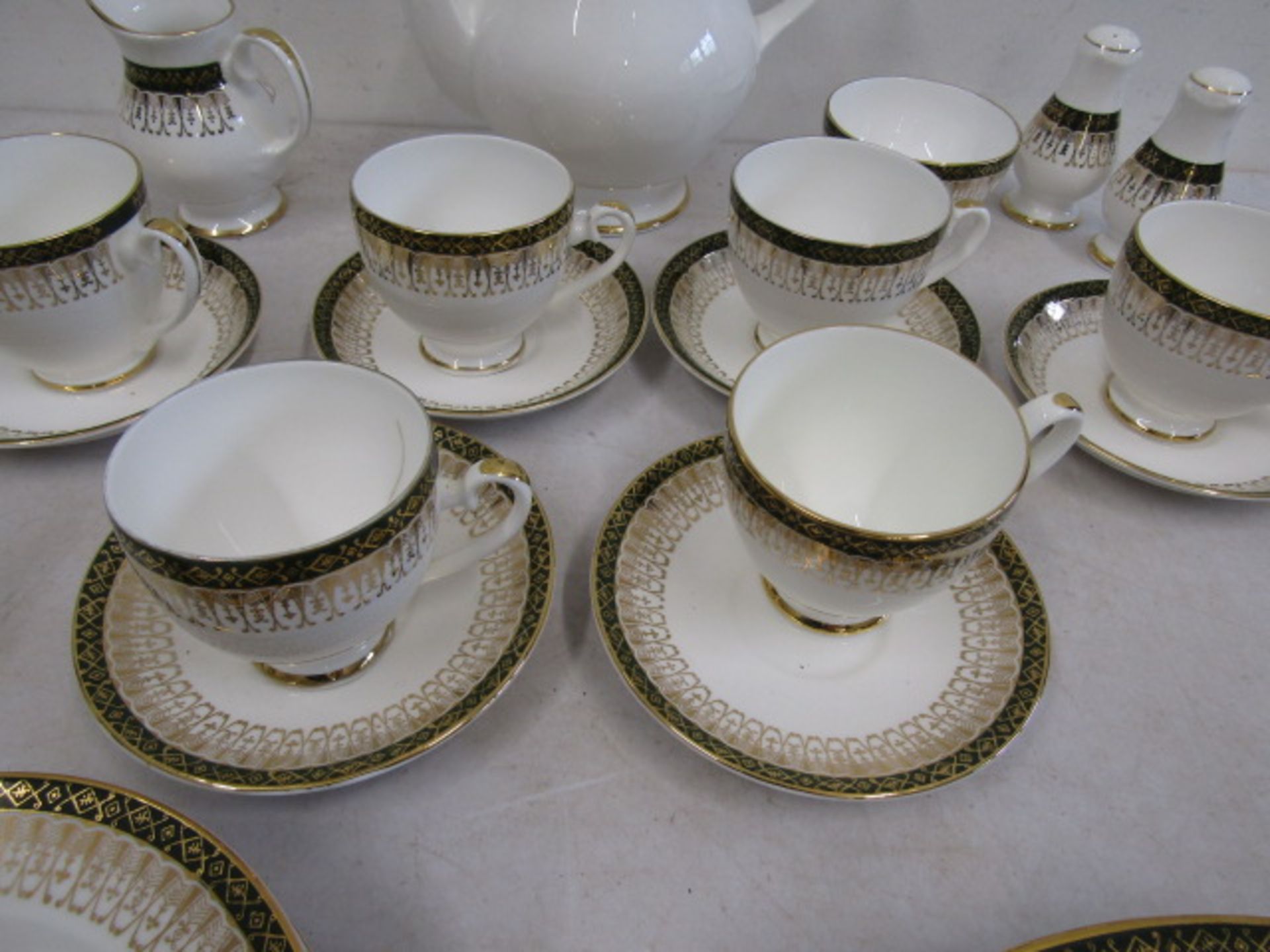 Royal Doulton 'Majestic' dinner service for 6 - Image 5 of 7