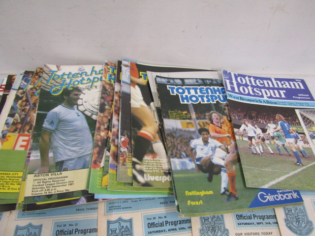 Tottenham Hot Spurs vintage programmes, 6 with original tickets plus 2 Stevenage with ticket and one - Image 7 of 10