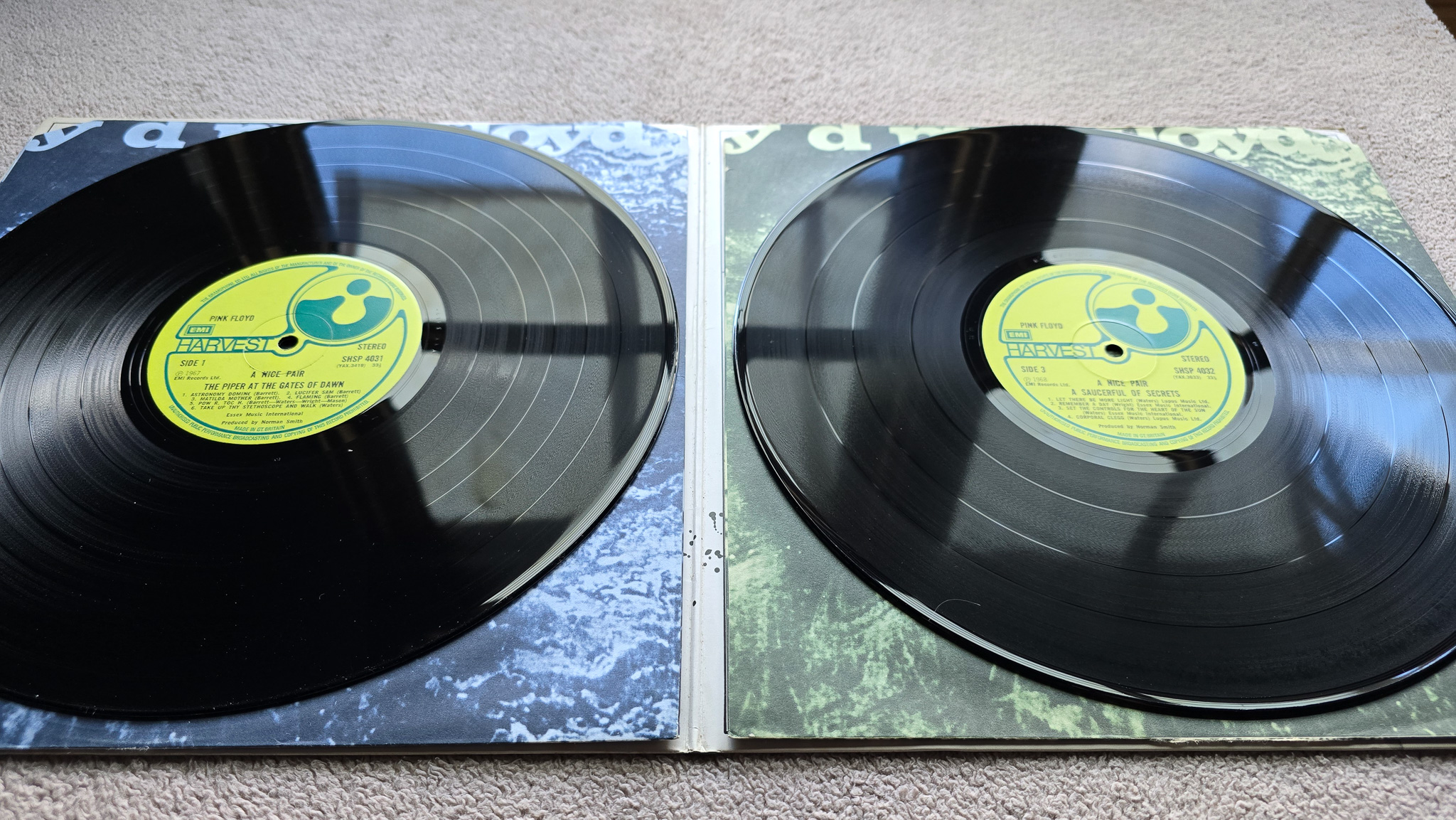 Pink Floyd – A Nice Pair Near Mint 1st UK 2 LP "Phang" sleeve Gram. Rim Text - Image 6 of 10