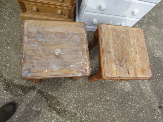 Pine bedside, drawers and 2 side tables - Image 3 of 3