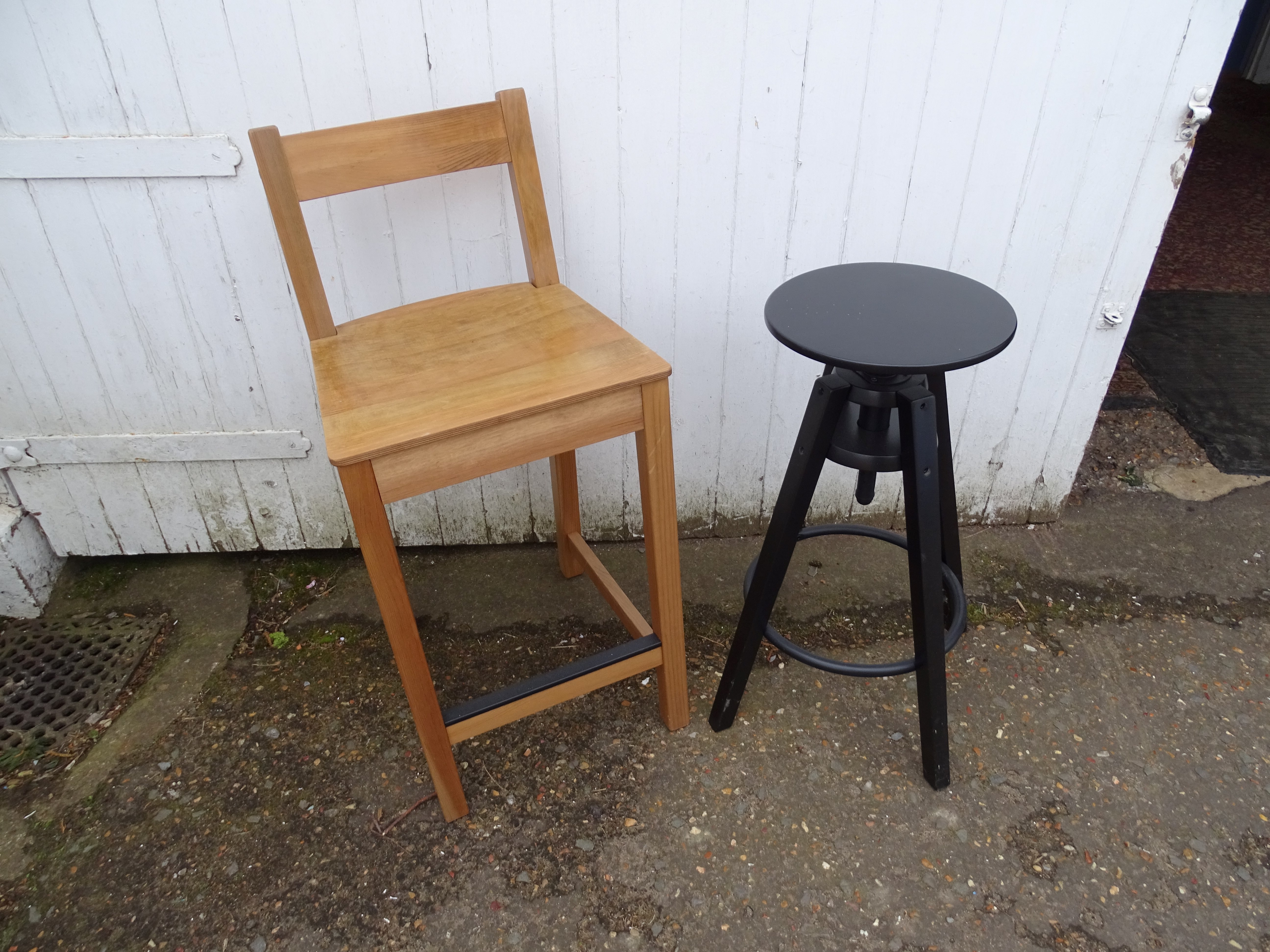 2 Barstools