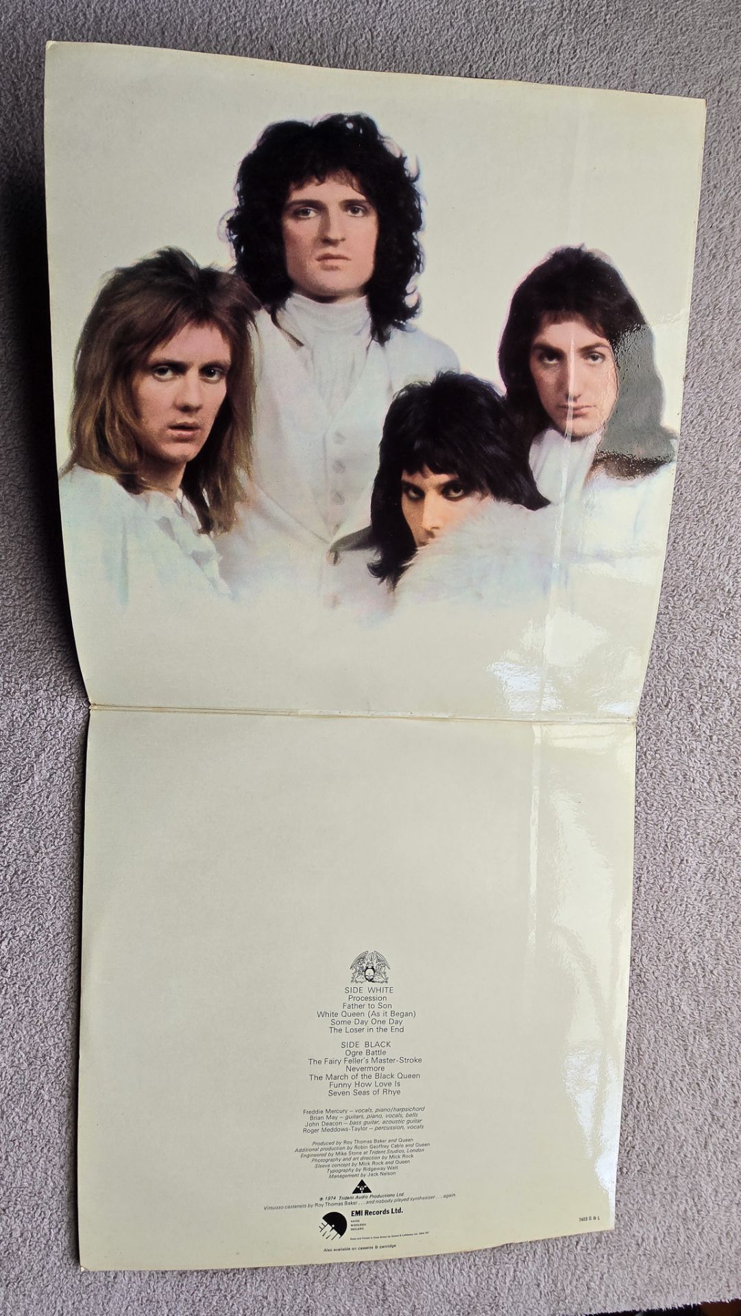 Queen II Original Near Mint UK Vinyl LP with laminated Gatefold sleeve & Inner - Image 5 of 9