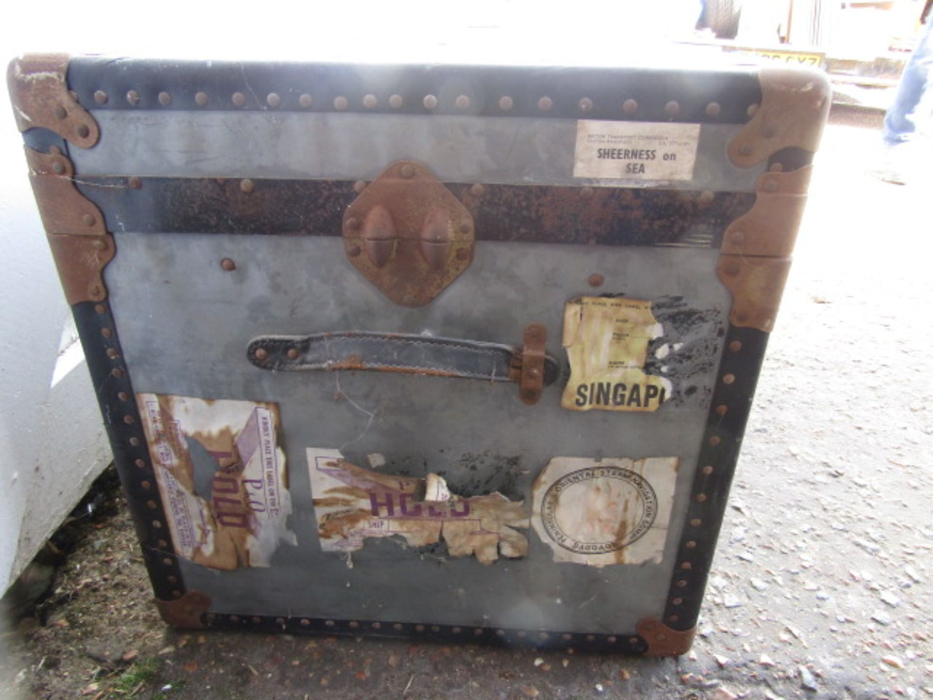 2 travelling trunks, one with interior tray - Image 5 of 14