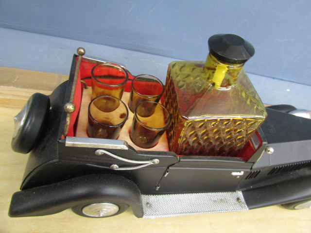 A musical tin plate Rolls Royce decanter with bottle and glasses - Image 2 of 3