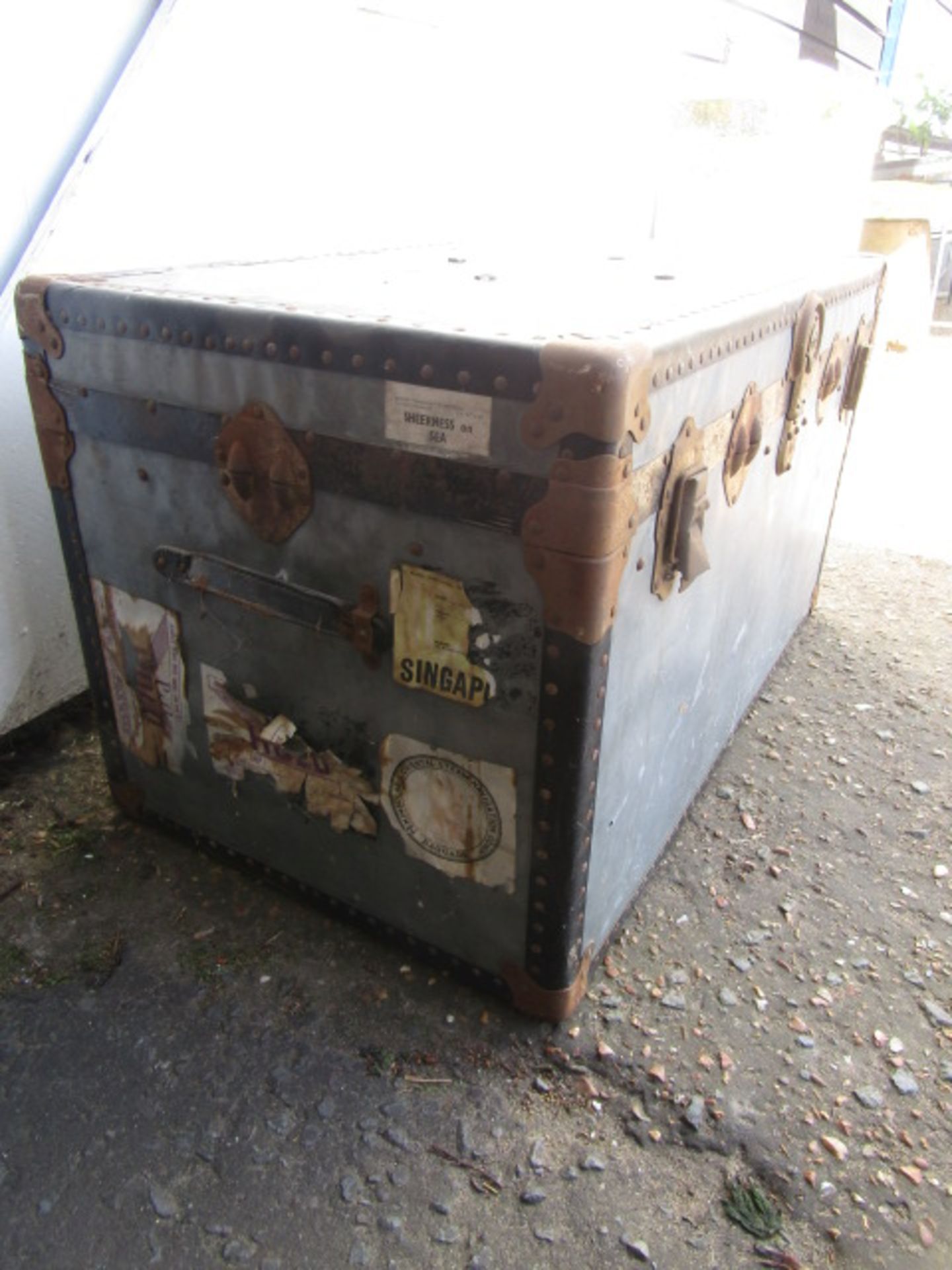 2 travelling trunks, one with interior tray - Image 4 of 14