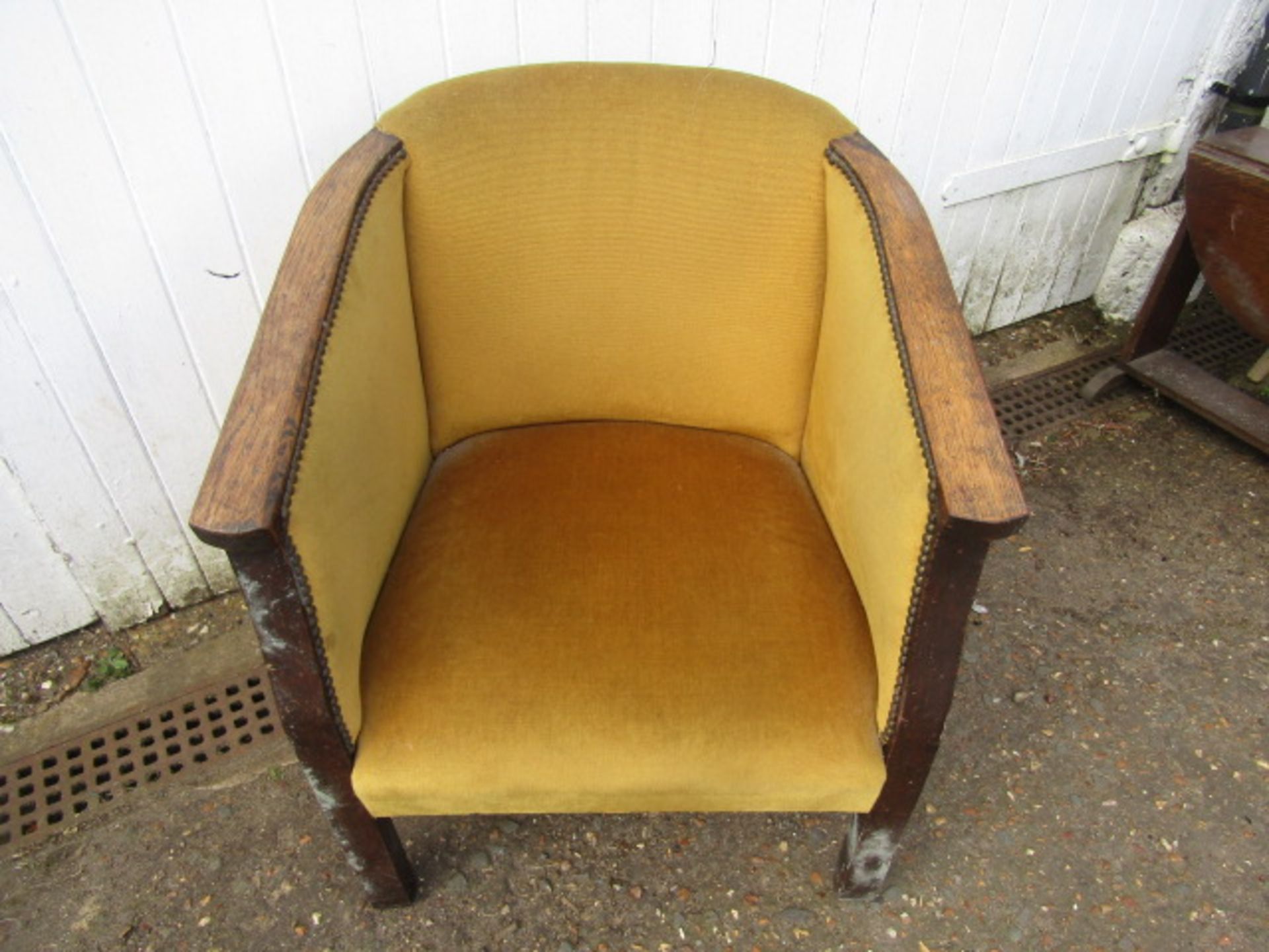 A vintage oak framed tub chair - Image 2 of 3