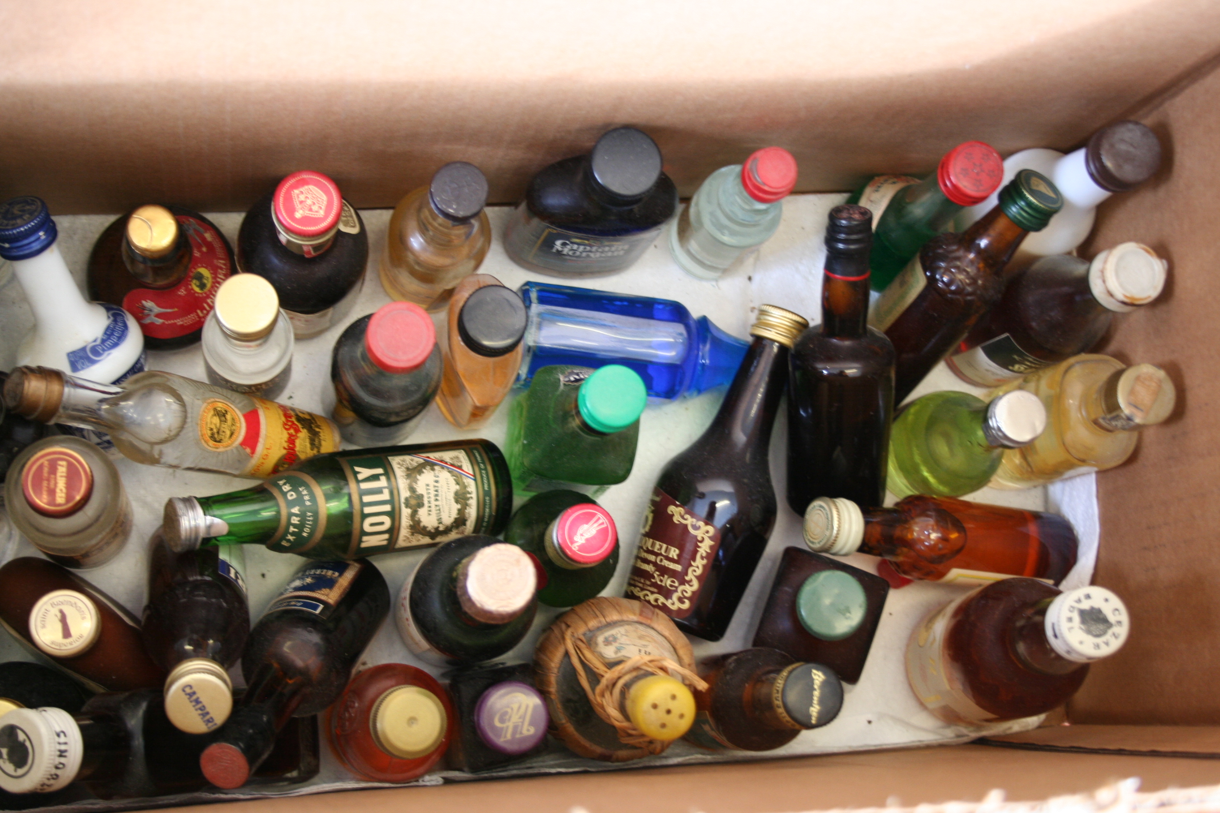 Large collection of various miniture bottles - Image 3 of 3