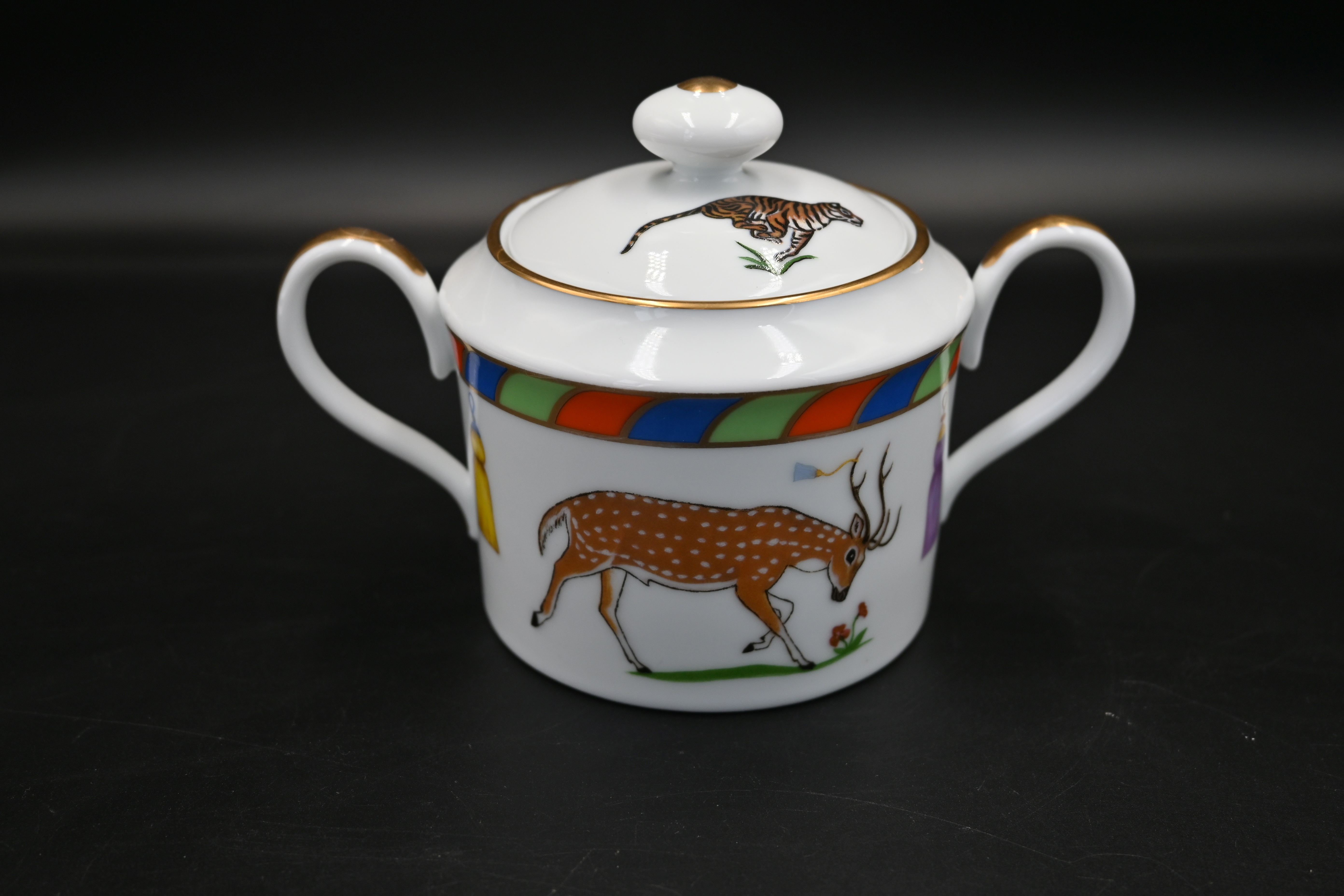 Lynn Chase 'Tiger Raj' dinner service - Image 15 of 60