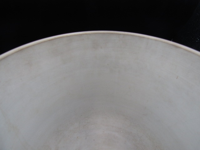 A black Wedgwood plant pot 23cmH 25cmDia in good condition with no damage or repairs, a few scuff - Image 9 of 11
