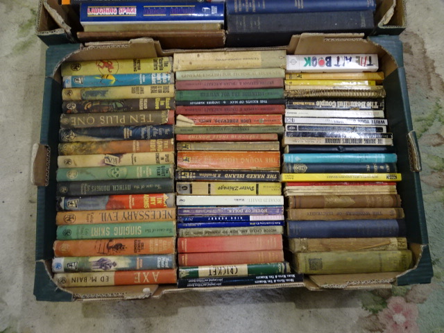 2 Trays of vintage books to include Horror novels - Image 3 of 5