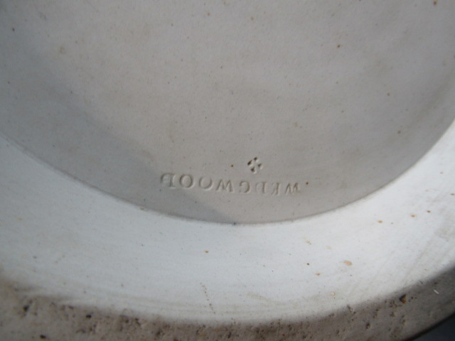 A black Wedgwood plant pot 23cmH 25cmDia in good condition with no damage or repairs, a few scuff - Image 4 of 11