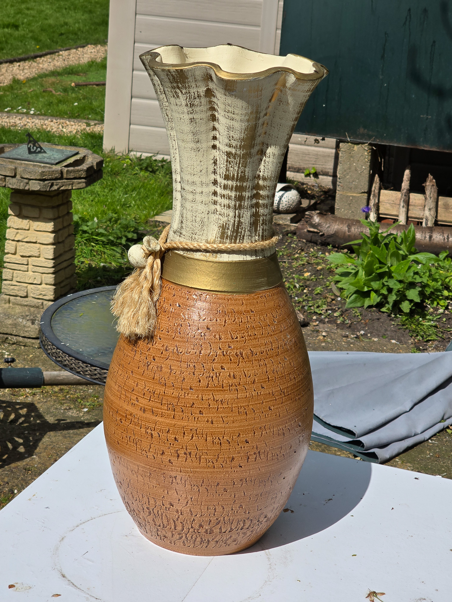 Large Floor Standing Vase with tie Approx 24 inches high - Image 3 of 3