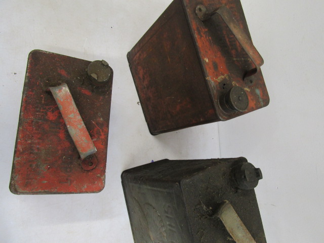 Vintage petrol cans Shell BP and 2 others - Image 3 of 5