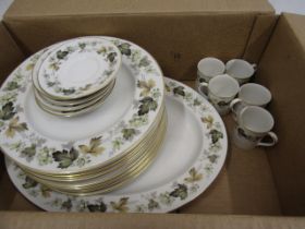 Royal Doulton 'Larchmont' part dinner service